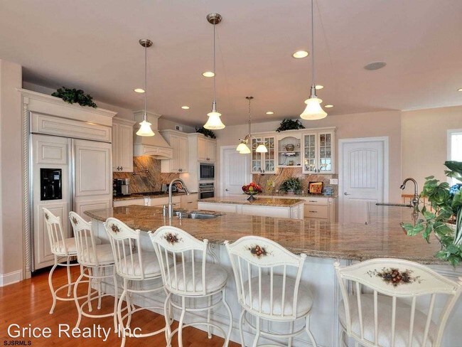 Building Photo - Studio, 4.5 bath House - 40 Ocean Drive West