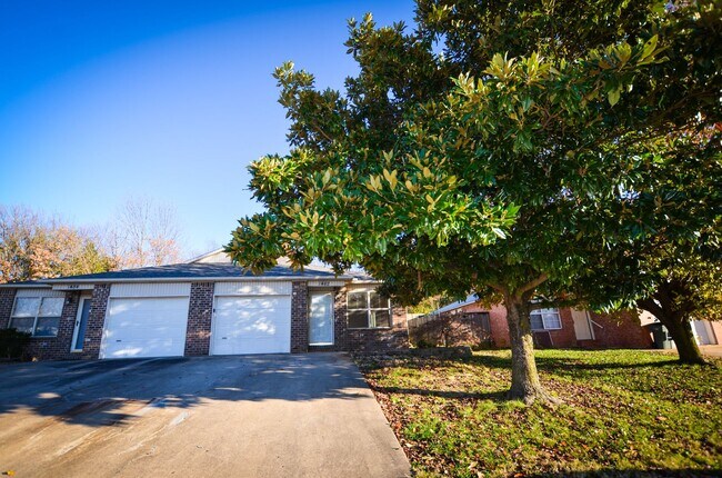 Building Photo - 1482-1484 N Dawn Drive