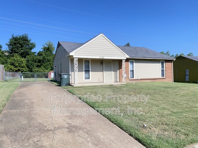 Foto del edificio - 4381 Howardcrest Dr