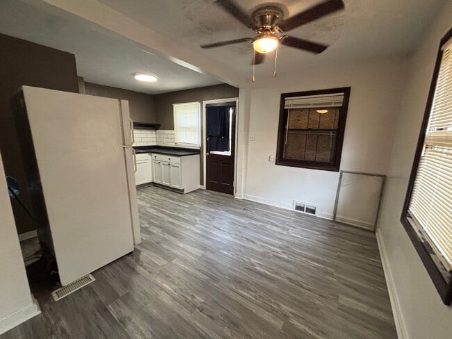 Photo - 4520 Lafayette Ave Apartment