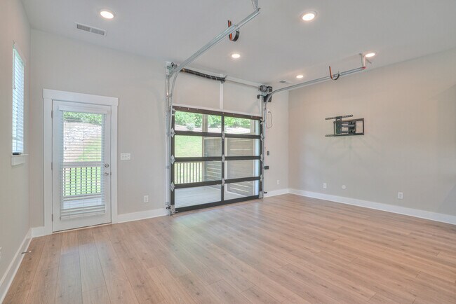 Building Photo - 175 Stonecrest Dr