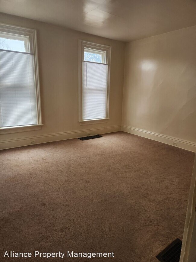 Building Photo - 3 br, 1.5 bath House - 802 W Jefferson Blvd