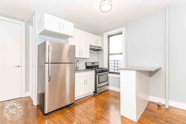 Building Photo - 327 E 19th St