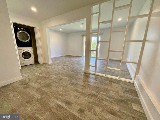 Building Photo - 61 Quartz Rd