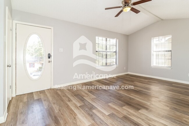 Building Photo - 1504 W 55th St