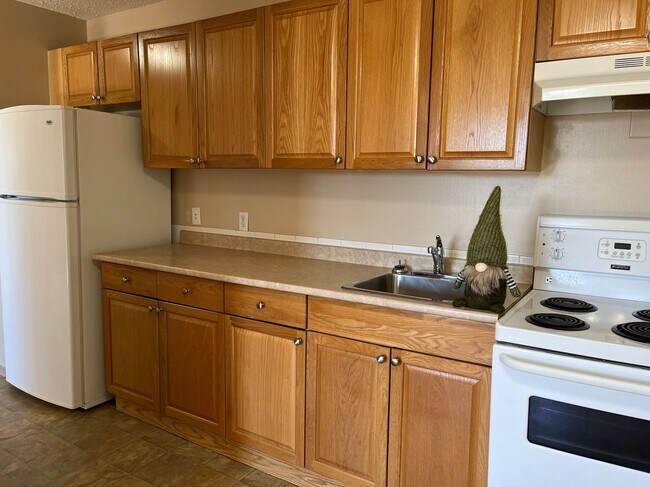 Photo du bâtiment - 1 Bed 1 Bath Unit in Red Deer, AB