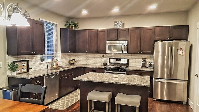 Foto del edificio - 1518 Onyx St SE