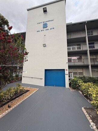 Building Photo - 551 SW 135th Ave