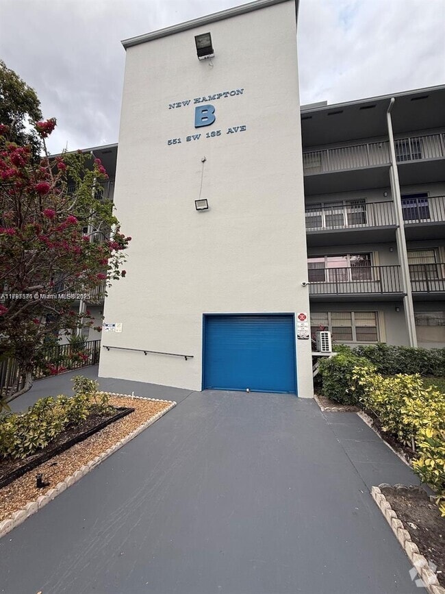 Building Photo - 551 SW 135th Ave