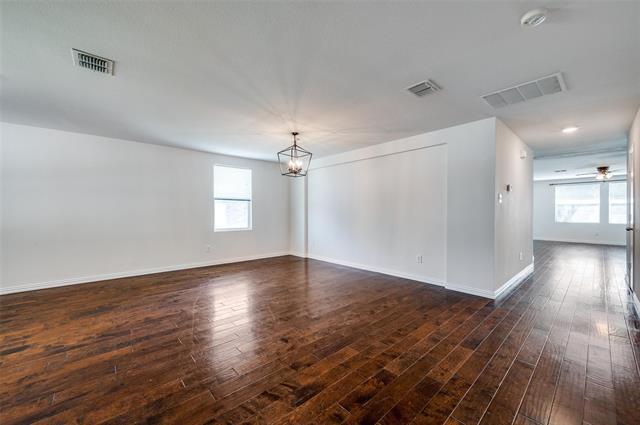 Foto del edificio - 13279 Cleburne Dr