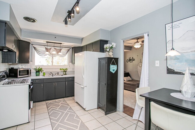 Building Photo - 8808 Teaberry Ln