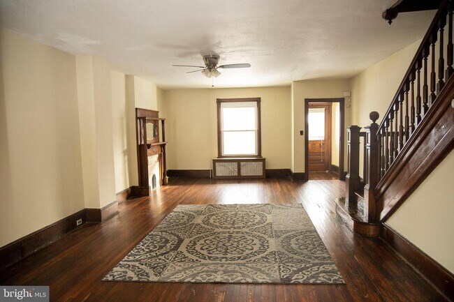 Foto del edificio - 589 E Chestnut St