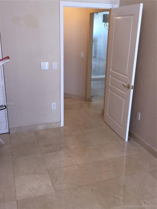 Building Photo - 8926 Collins Ave