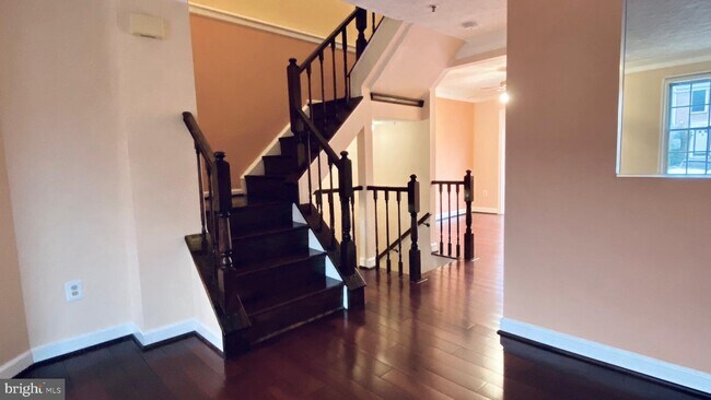 Foto del edificio - 4307 Regalwood Terrace