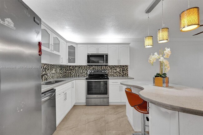 Foto del edificio - 21300 San Simeon Way