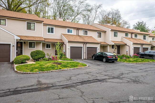 Building Photo - 12 Tulip Ct