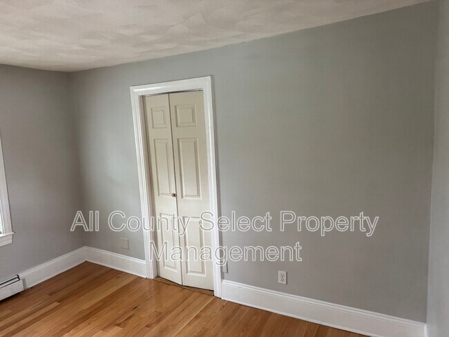 Building Photo - 42 Elijah St