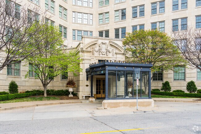 Building Photo - 510 Groveland Ave
