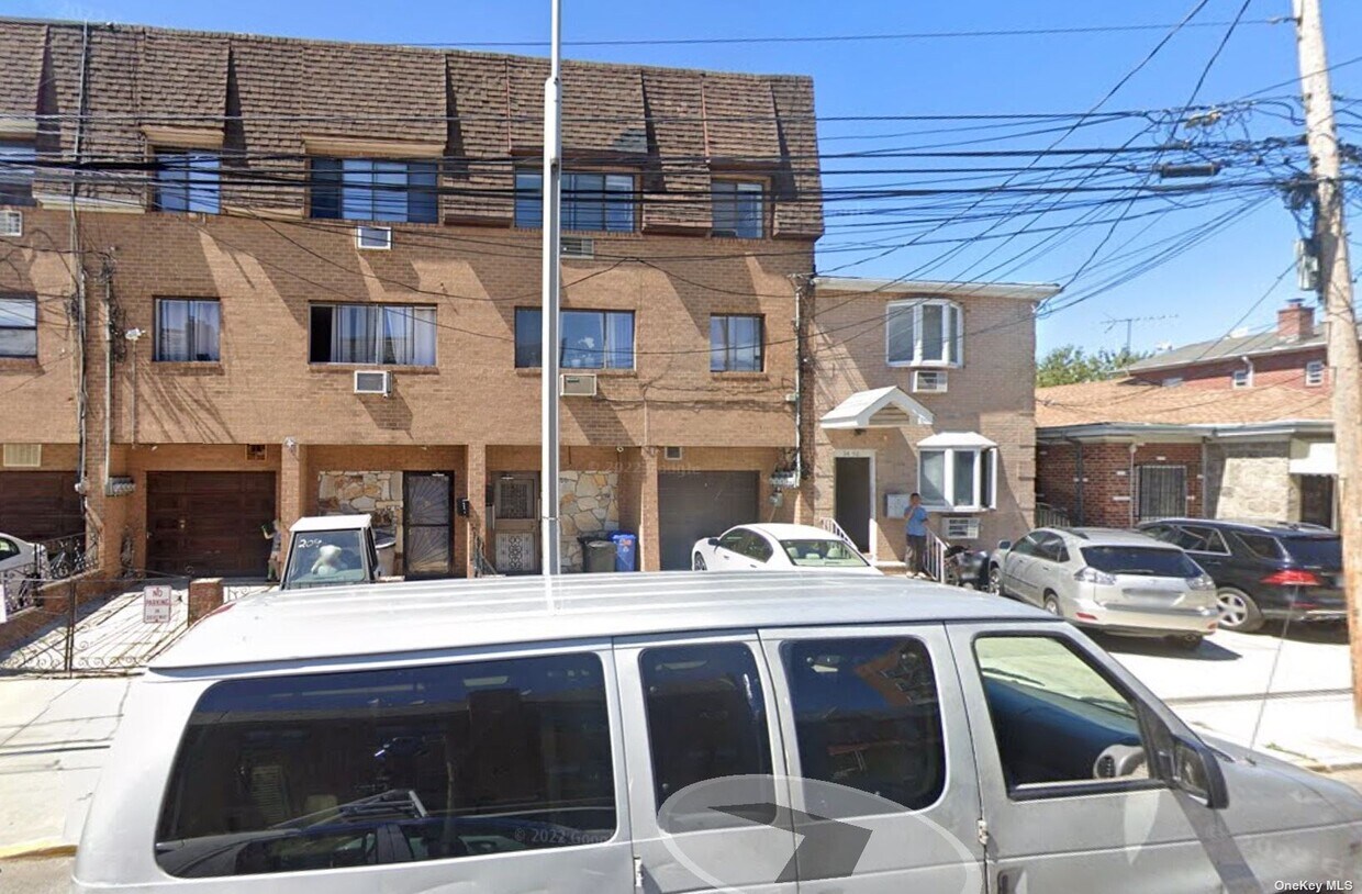 Primary Photo - 34-58-58 60th St