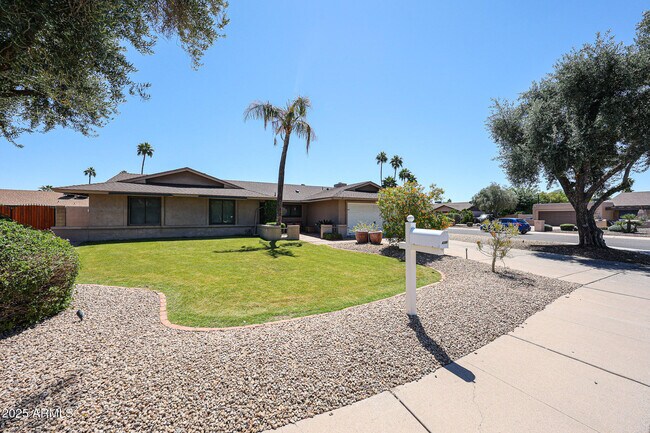 Foto del edificio - 4366 E Redfield Rd