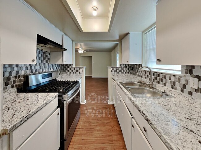 Building Photo - 4022 Cornell Dr