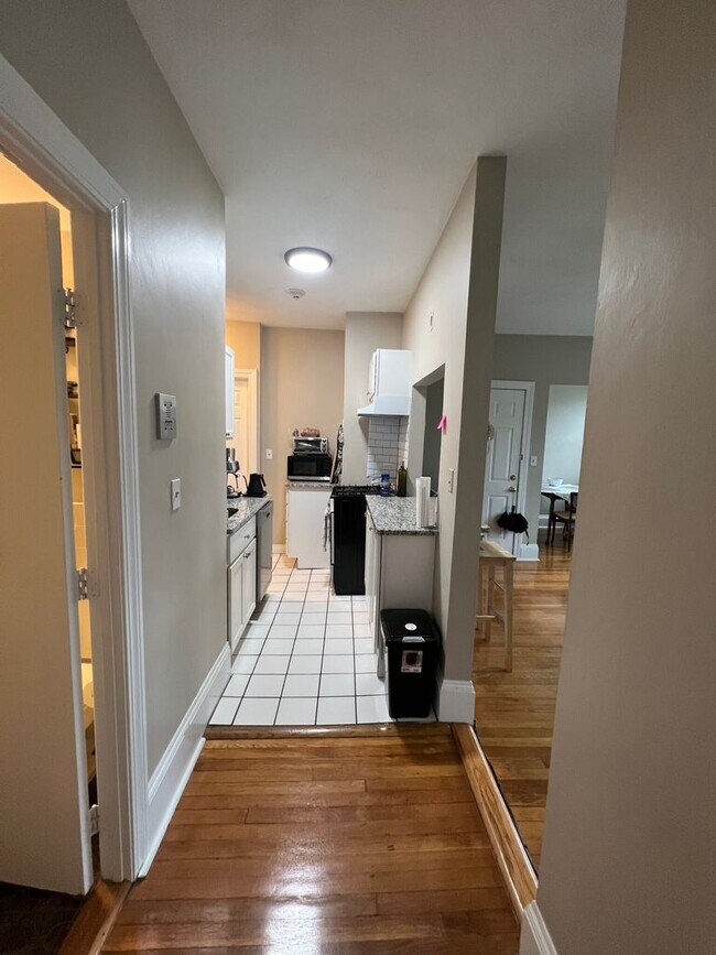 Foto del edificio - 9/1 No Fee! Renovated 2BR near BU South/St Marys/Audubon/Kenmore