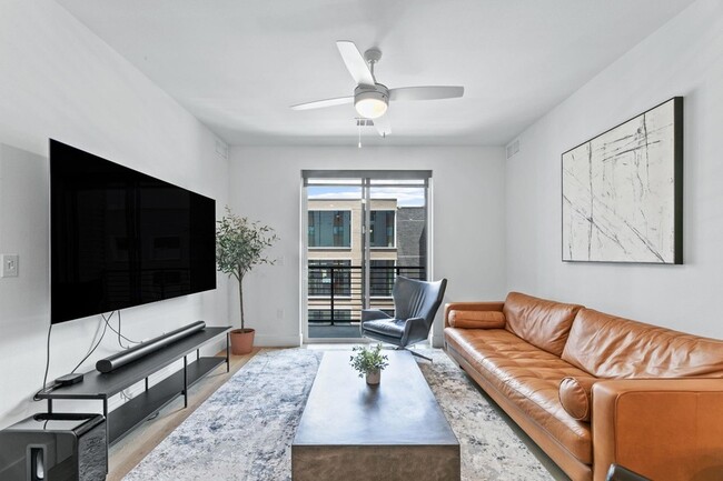 Foto del edificio - 1701 Simond Ave