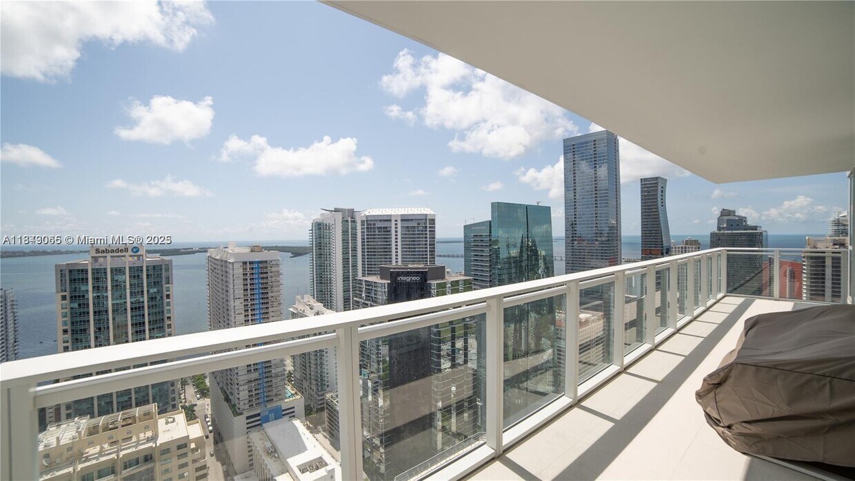 Foto principal - 1080 Brickell Ave