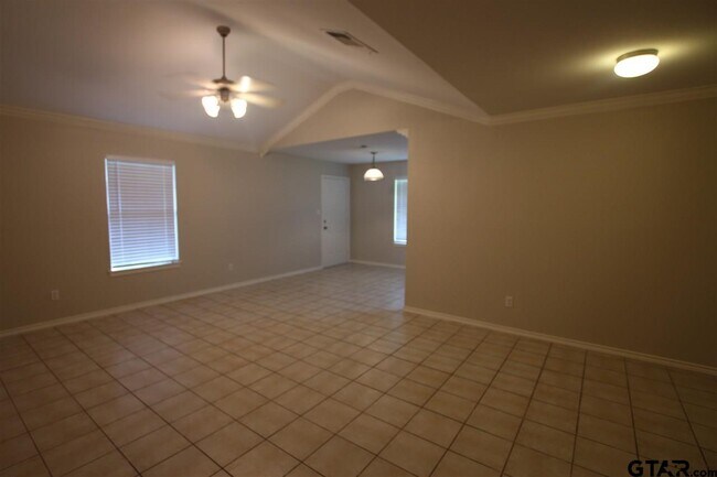 Building Photo - 10896 Park Pl