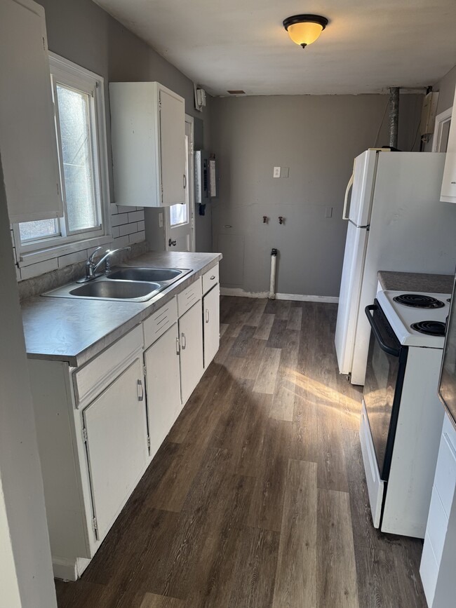 Building Photo - 919 SW Croix Pl