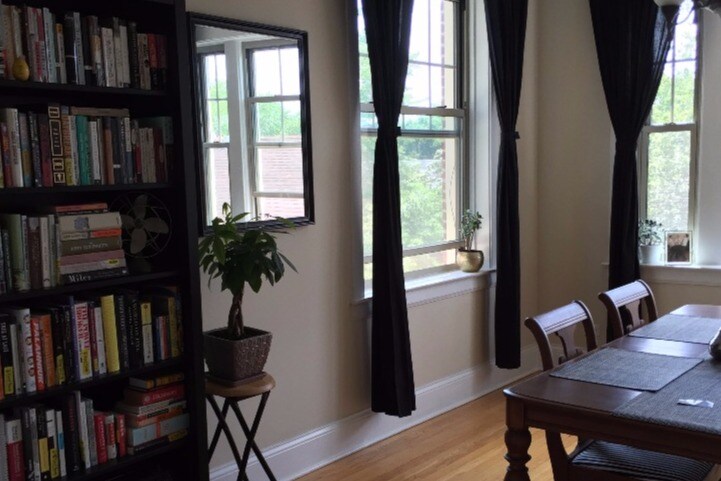 DR with south & east facing windows - 427 N Lombard Ave