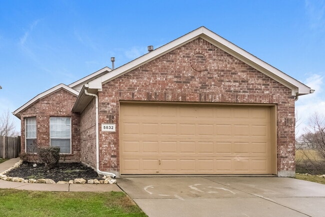 Building Photo - 5832 Melanie Dr