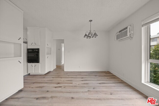 Foto del edificio - 10653 Holman Ave
