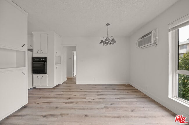 Building Photo - 10653 Holman Ave