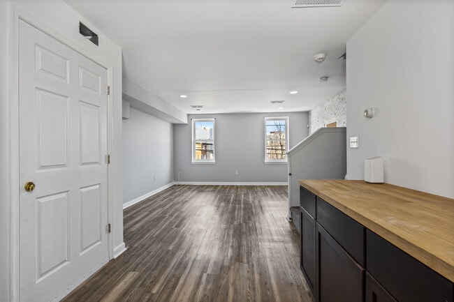 Building Photo - 830 N 19th St