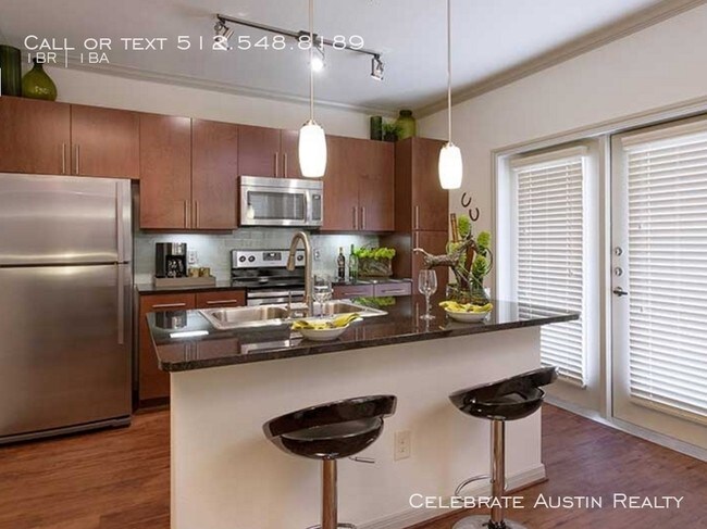 Building Photo - Open Space / Convenient for your lifestyle