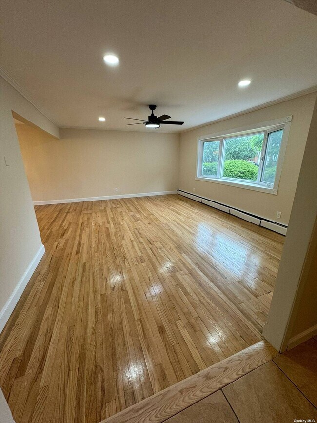 Foto del edificio - 265 Randall Ave