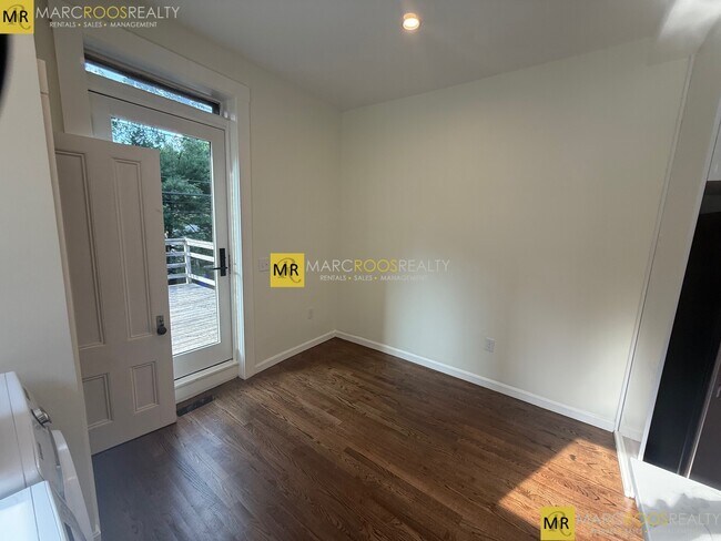 Foto del edificio - 1755 Beacon St