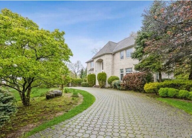Building Photo - 9 Blackledge Court, Closter, NJ 07624 - 5 ...