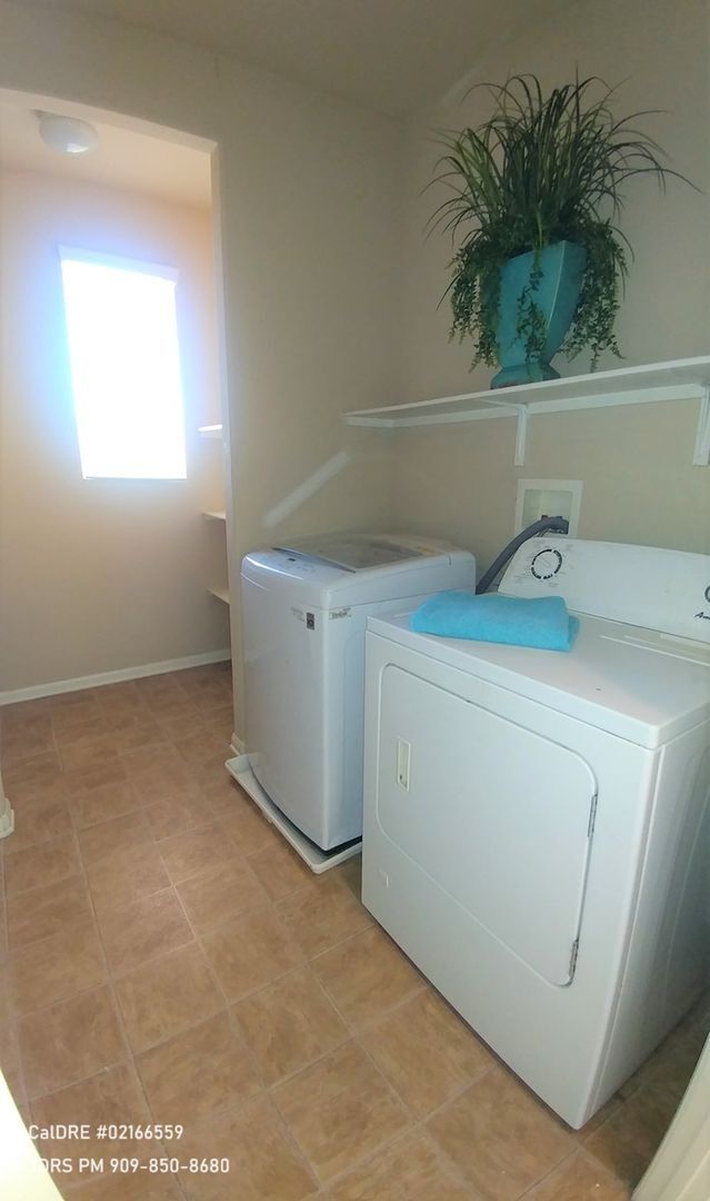 Building Photo - Eastvale 5 Bedroom Home Available in June