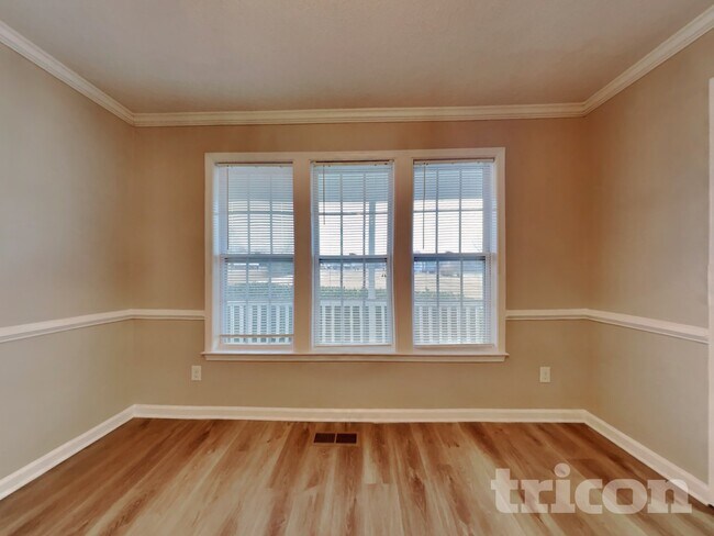 Building Photo - 4 Stratus Ln