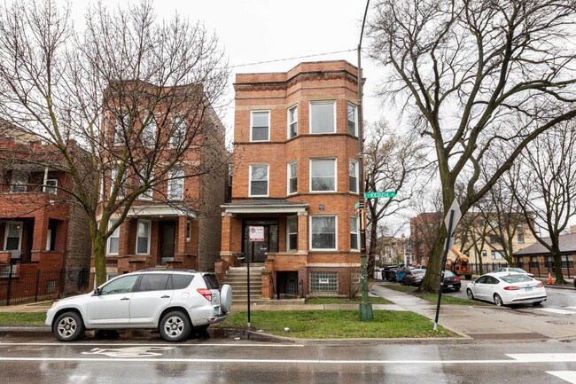 Foto del edificio - 1448 N Kedzie Ave