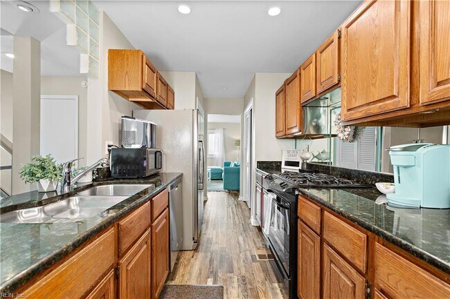 Building Photo - 4715 Ocean View Ave