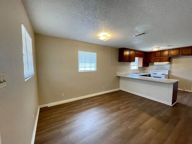 Foto del edificio - 2821 Pearl Ave