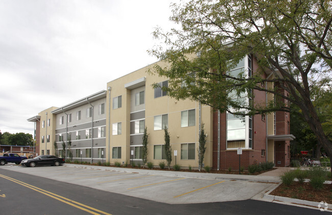 Building Photo - 1409 Elizabeth Apartments