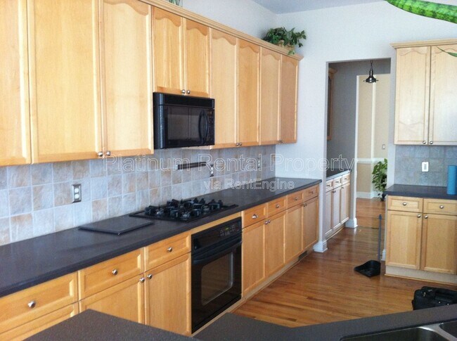 Foto del edificio - 201 Creekway Crossing SE