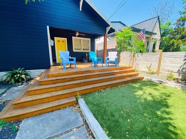 Foto del edificio - 521 E Live Oak St