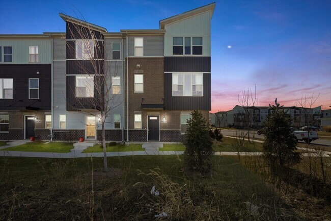 Building Photo - 810 Finley Dr