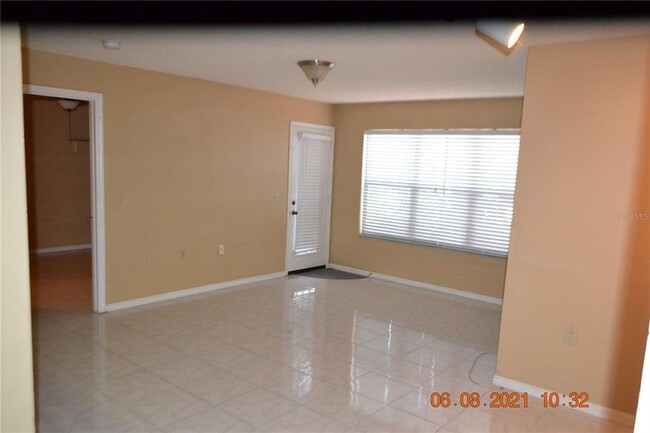 Building Photo - 8788 Key Biscayne Dr