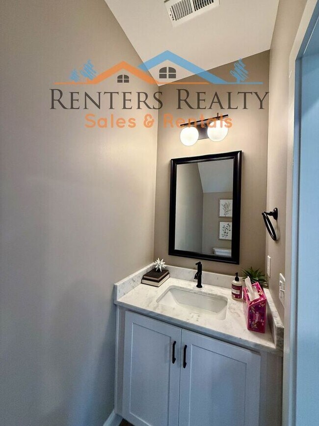 Foto del edificio - Stunning 3 Bedroom with Rooftop Terrace